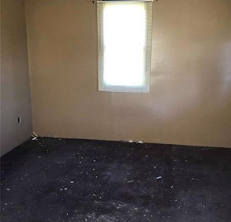 2nd image of 415 N 4th St