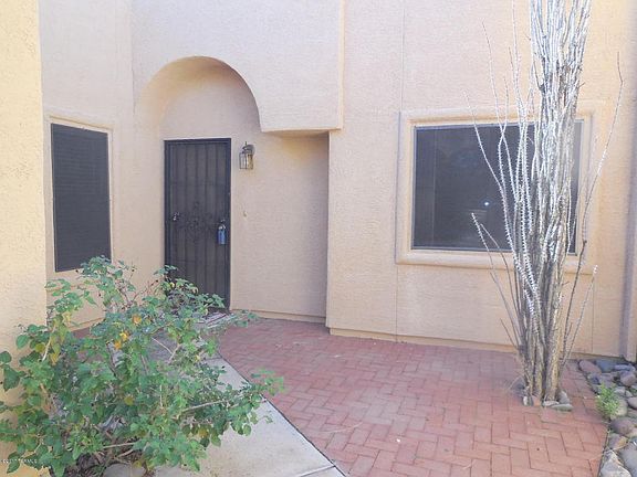 3rd image of 748 W Rushwood Dr