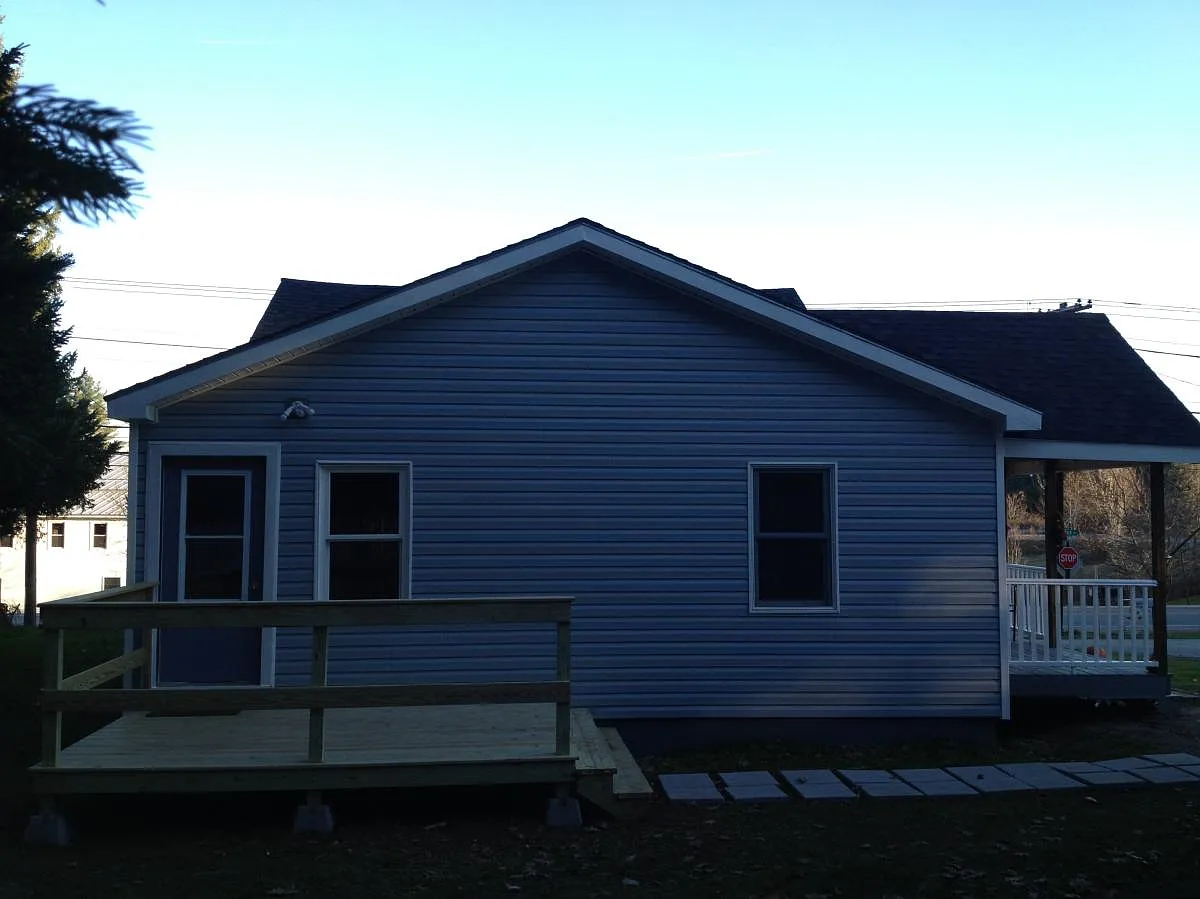 3 bed, 1400 sqft, $2,200 — Photo 4