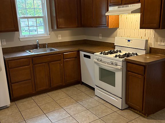 4th image of 4862 Brooksdale Rd