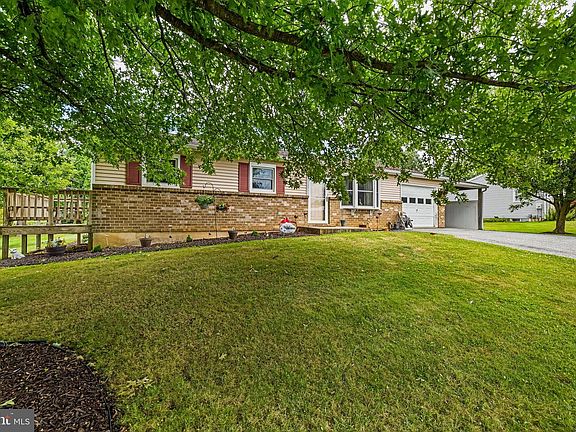 2nd image of 934 Dallas Dr