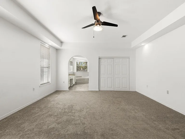 83 Lake Lorraine Cir — Photo 32
