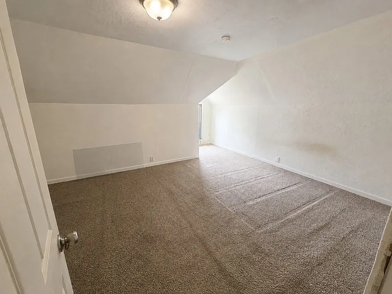 127 Kentucky Ave — Photo 7