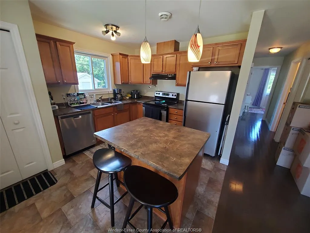 2 bed, $1,695 — Photo 1