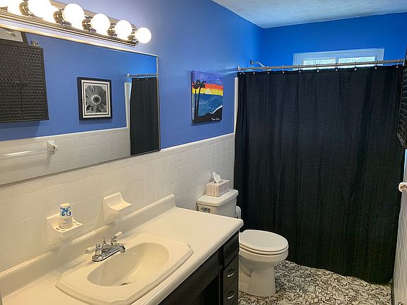Main Level Guest Bath