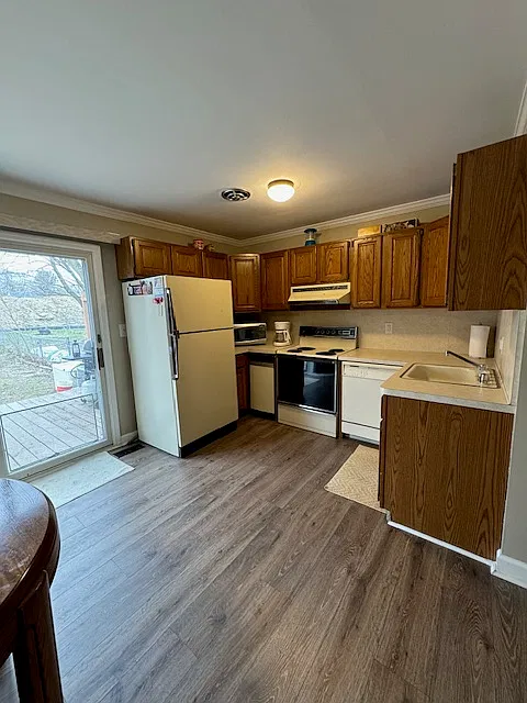 3 bed, 1.5 bath, 1240 sqft, $1,450 — Photo 4