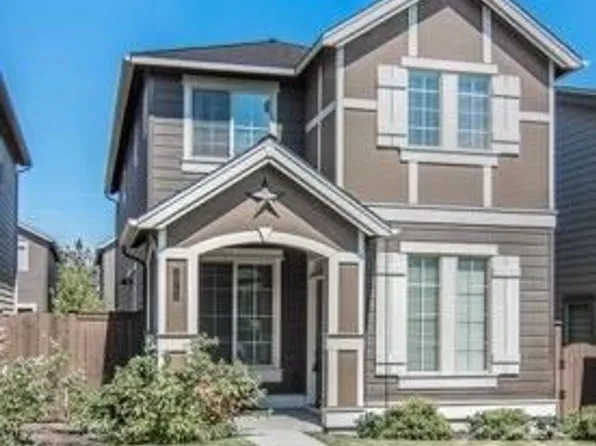 20764 NE Smoke Stack Ln, Bend, OR 97701