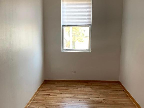5th image of 2421 S Albany Ave #1
