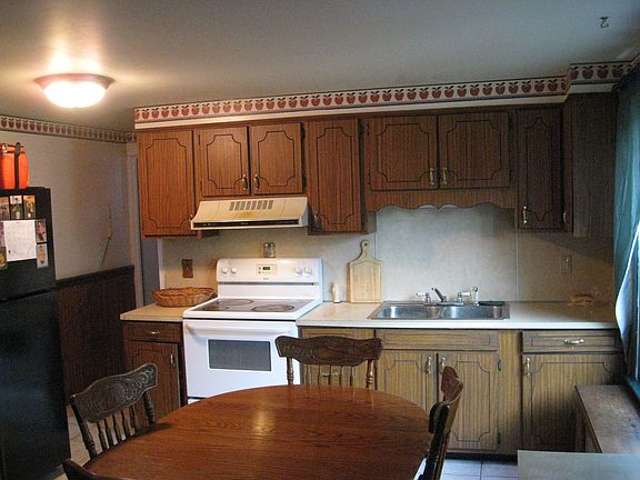 Eat In Kitchen