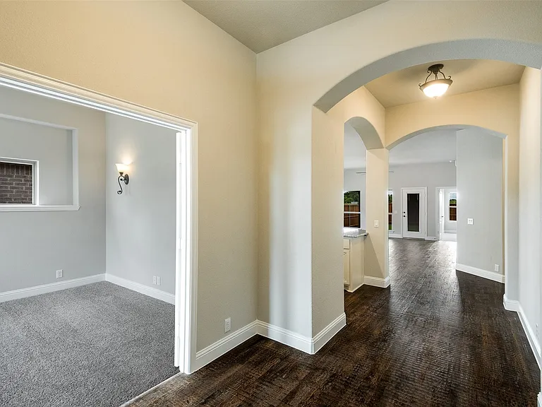 6026 Priory Dr — Photo 3