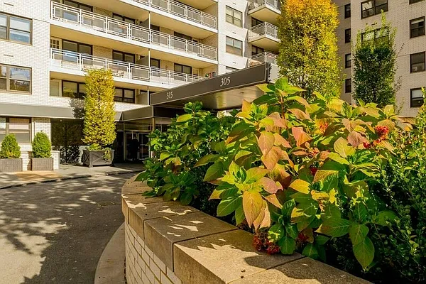 Rented by UES Management | media 9