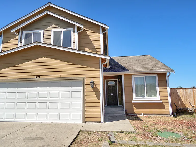 9933 Bourbon St SE — Photo 17