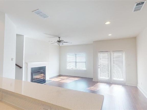 2nd image of 5869 Greystone Dr