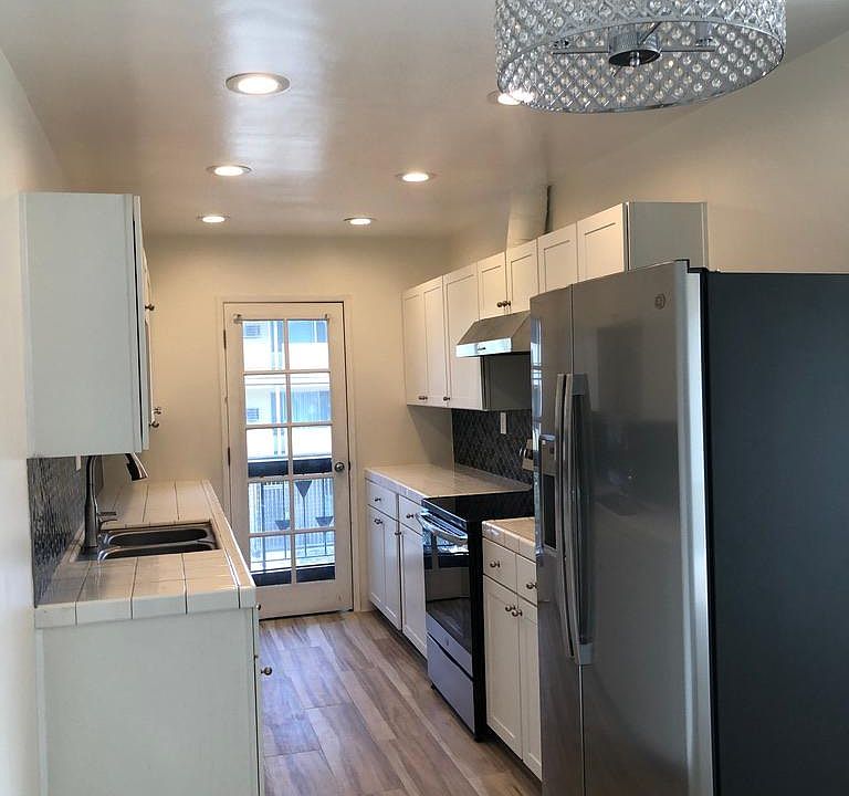 1st image of 1255 Seward St APT 211