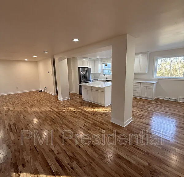 15900 Beach Rd — Photo 4
