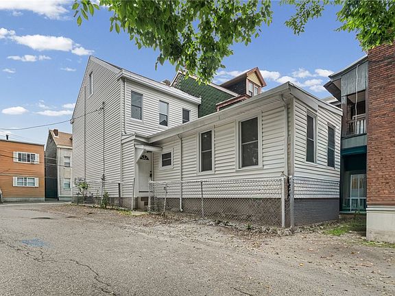 3rd image of 1150 Goettman St