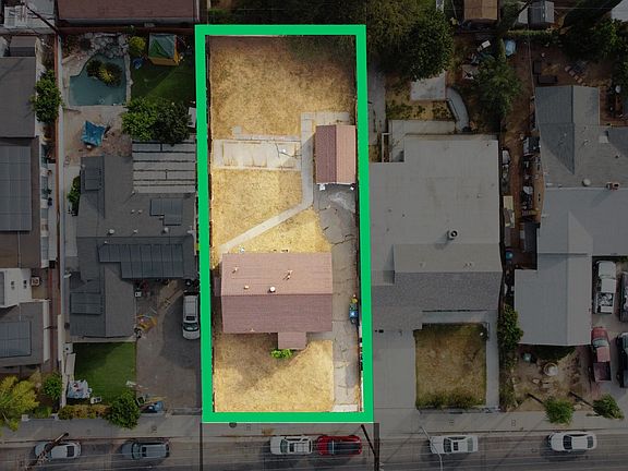 2nd image of 22026 Saticoy St