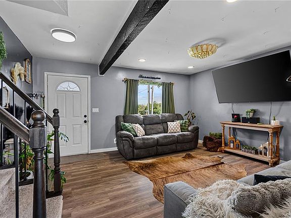 5th image of 847 E Pinewood St