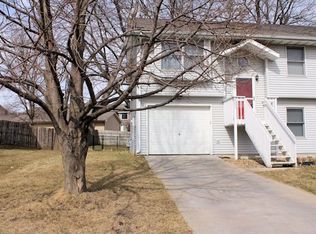 2235 Oakleaf St, Coralville, IA 52241