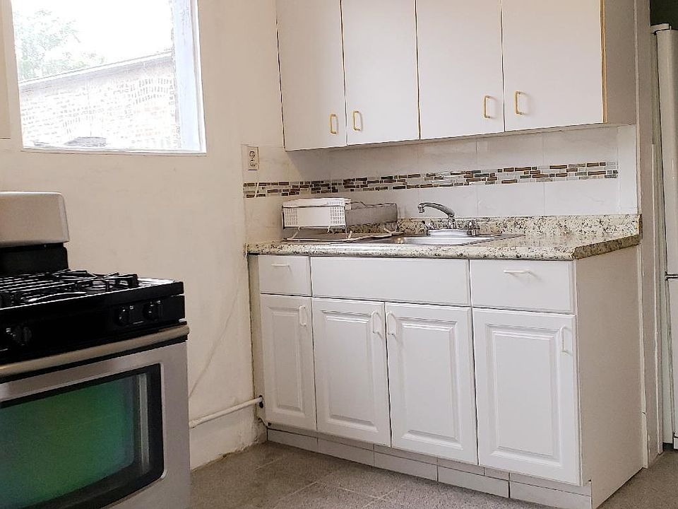 1st image of 3516 N Broadway St #3