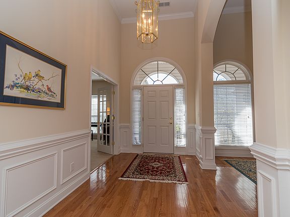 Airy Open Foyer