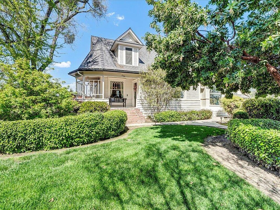1st image of 260 E Merritt Avenue