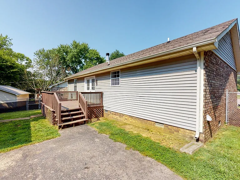 125 Kristen Ct — Photo 23
