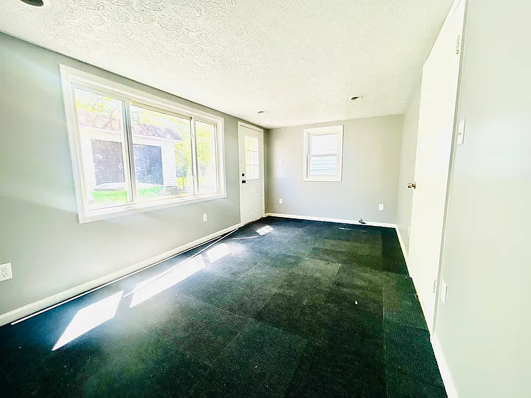 4198 Eastway Rd — Photo 28