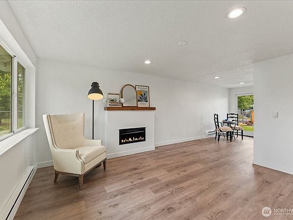 4th image of 1113 E 61st Street