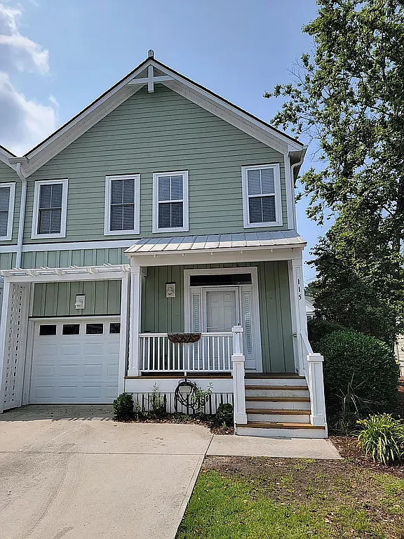 3 bed, 2.5 bath, 1670 sqft, $2,400 — Photo 2