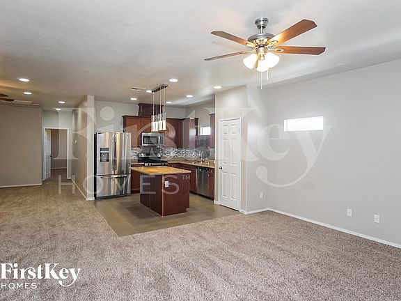 4th image of 10092 Emerald Edgewater Ct