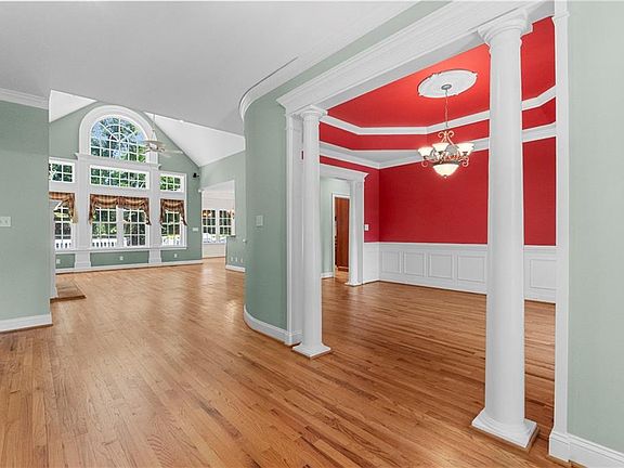 3rd image of 104 New Market