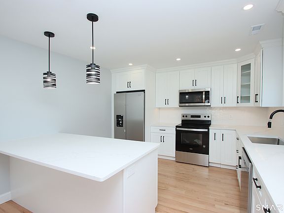 3rd image of 13 Francis Road