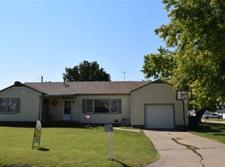 136 W 16th St, Russell, KS 67665