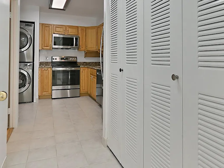 3800 Powell Ln #314 — Photo 14