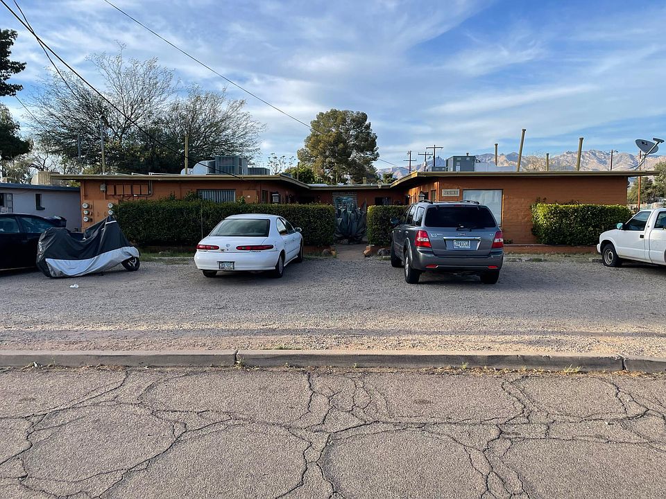 3319 E Willard Street, Tucson, AZ 85716 - Parking in front of Building
