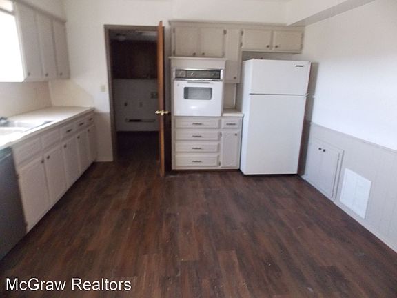 3rd image of 602 S Highland Dr
