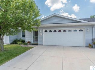 549 Oakwood Dr, Janesville, MN 56048