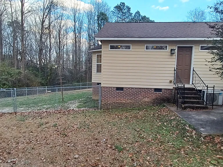 211 Sheffield Ct — Photo 27