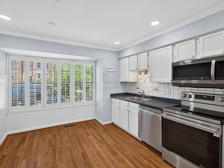 3952 Rosebay Ct — Photo 10