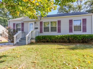 3550 San Jose Ln, Saint Ann, MO 63074
