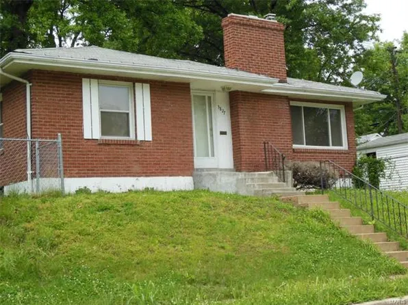 3827 Nelson Dr, Saint Louis, MO 63121