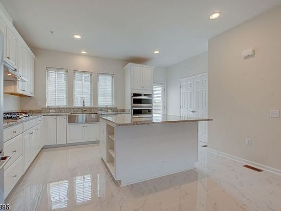 2nd image of 17 Braeburn Ct #1317