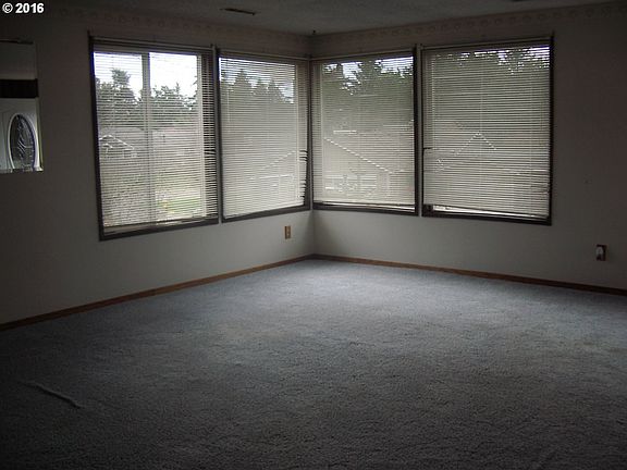 2nd image of 1025 Augustine Ave