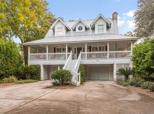 4318 8th St, Saint Simons Island, GA 31522