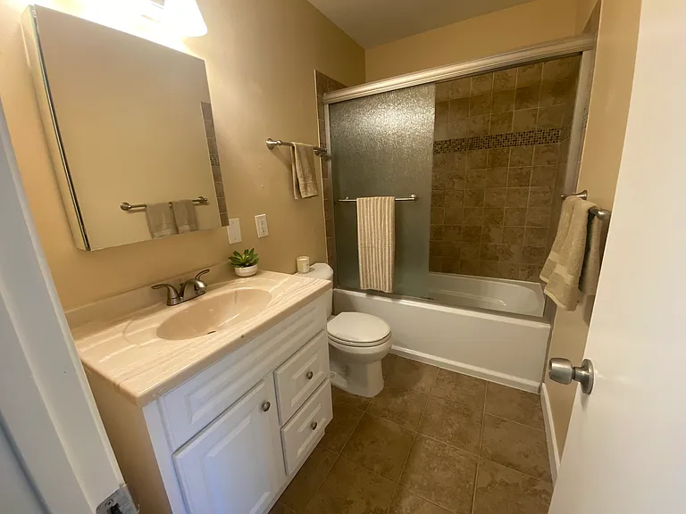 2413 Clay St — Photo 5