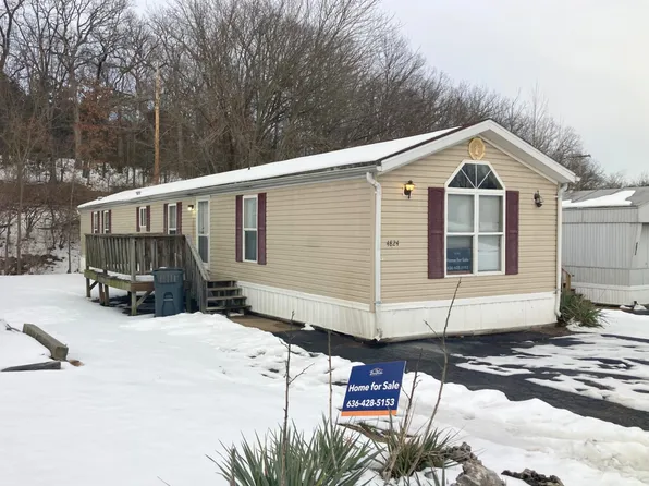 4824 E Golden Cir, High Ridge, MO 63049