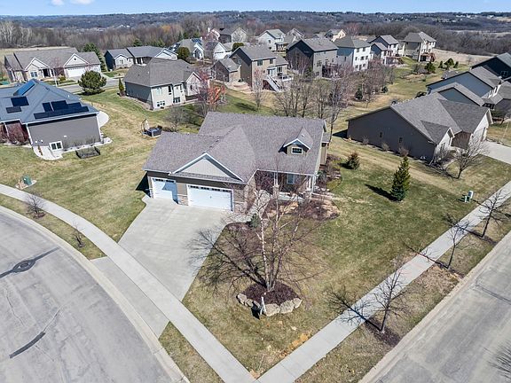 2nd image of 2365 Jasper Pl NE