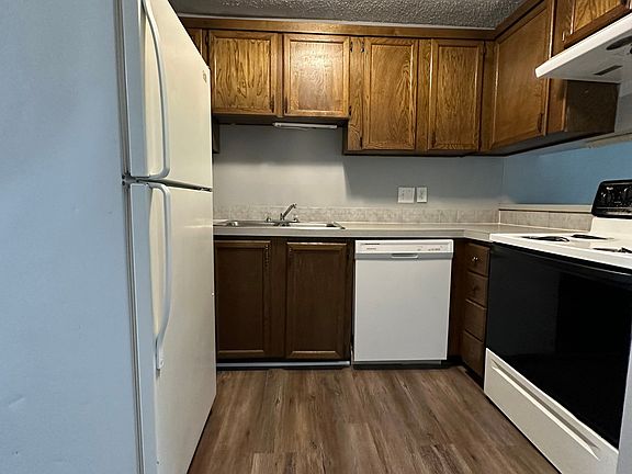 2nd image of 1121 N 28th St #20