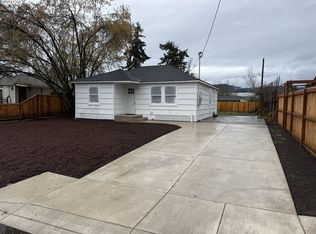 2604 J St, Springfield, OR 97477